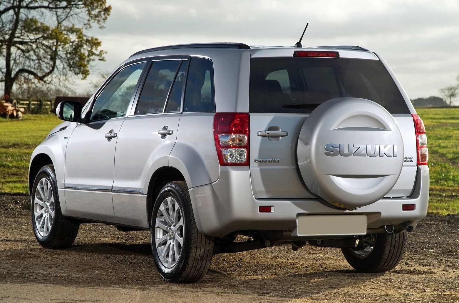 suzuki grand vitara.jpg