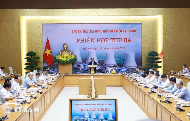 Phiên họp thứ ba Ban Chỉ đạo xây dựng nhà máy điện hạt nhân. (Ảnh: Dương Giang/TTXVN) ttxvn-thu-tuong-chu-tri-phien-hop-lan-thu-ba-cua-bcd-xay-dung-nha-may-dien-hat-nhan-3.jpg