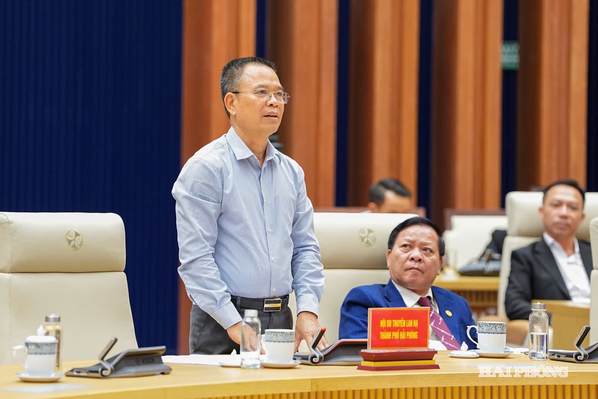 Đại diện Hội du thuyền Lan Hạ phát biểu tại cuộc làm việc.
