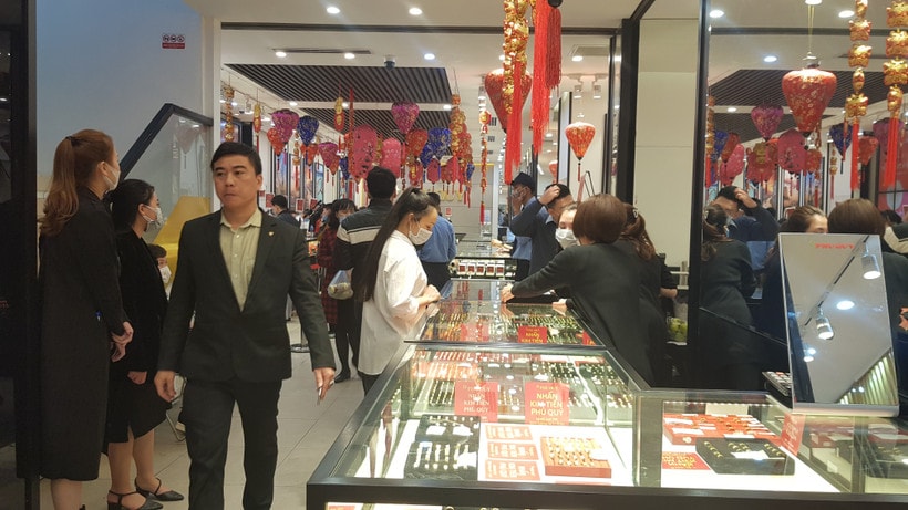 Giá vàng trong nước và thế giới đồng loạt tăng trở lại phiên chiều nay. (Ảnh: Vietnam+)