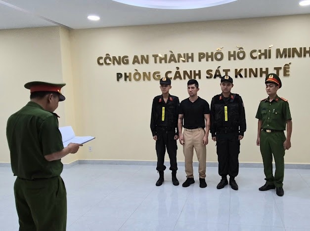 Ca sĩ Lương Bằng Quang bị bắt về tội 'đưa hối lộ'