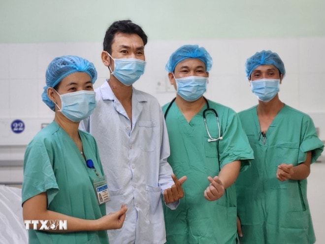 ttxvn-ca-ghep-than-dau-tien-tai-viet-nam-tai-hue-su-dung-may-bao-quan-than-lien-tuc-co-ha-nhiet-2.jpg