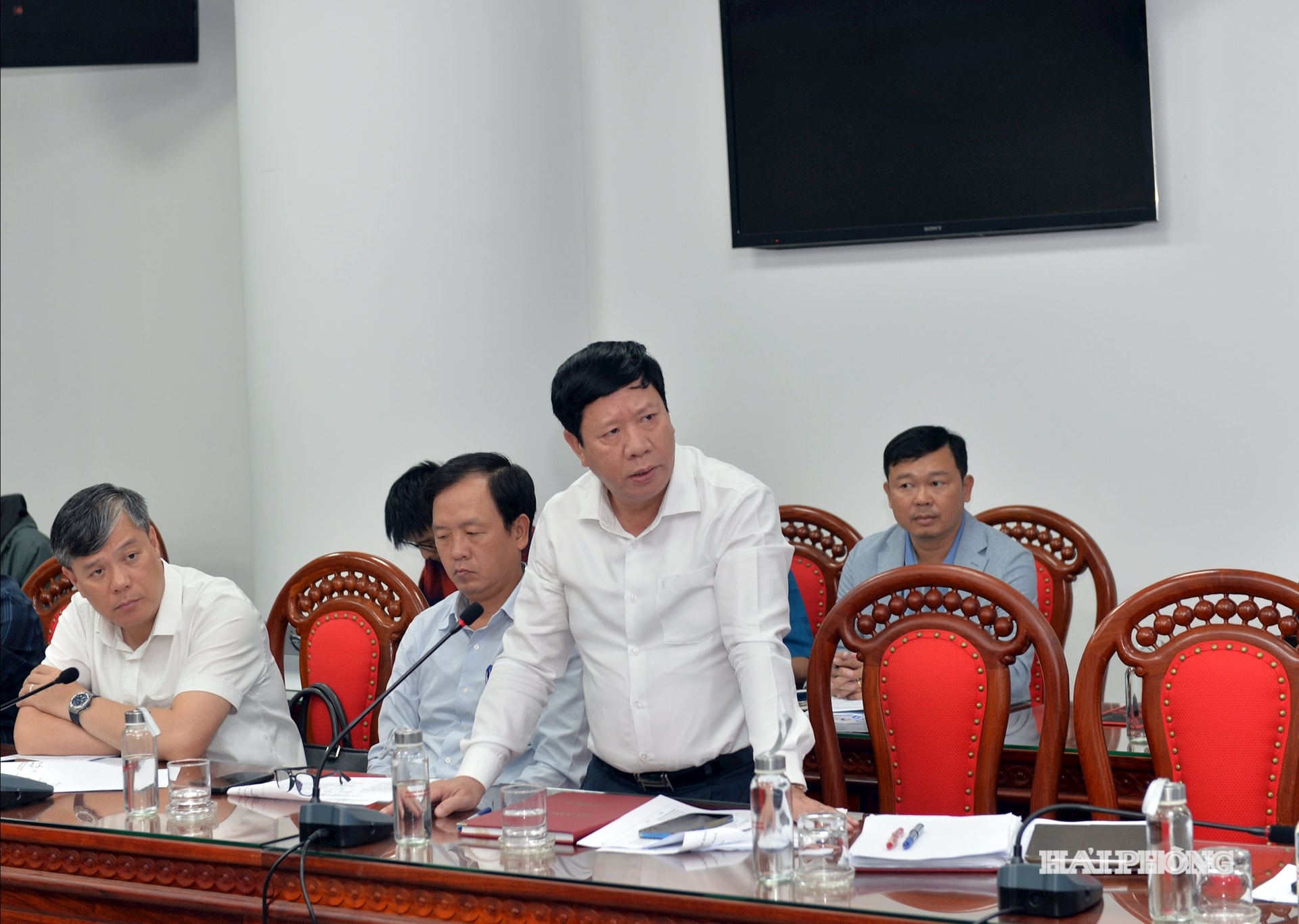 Đại biểu phát biểu ý kiến tại hội nghị