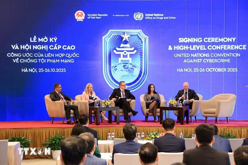 Các đại biểu thảo luận tại Hội thảo cấp cao 