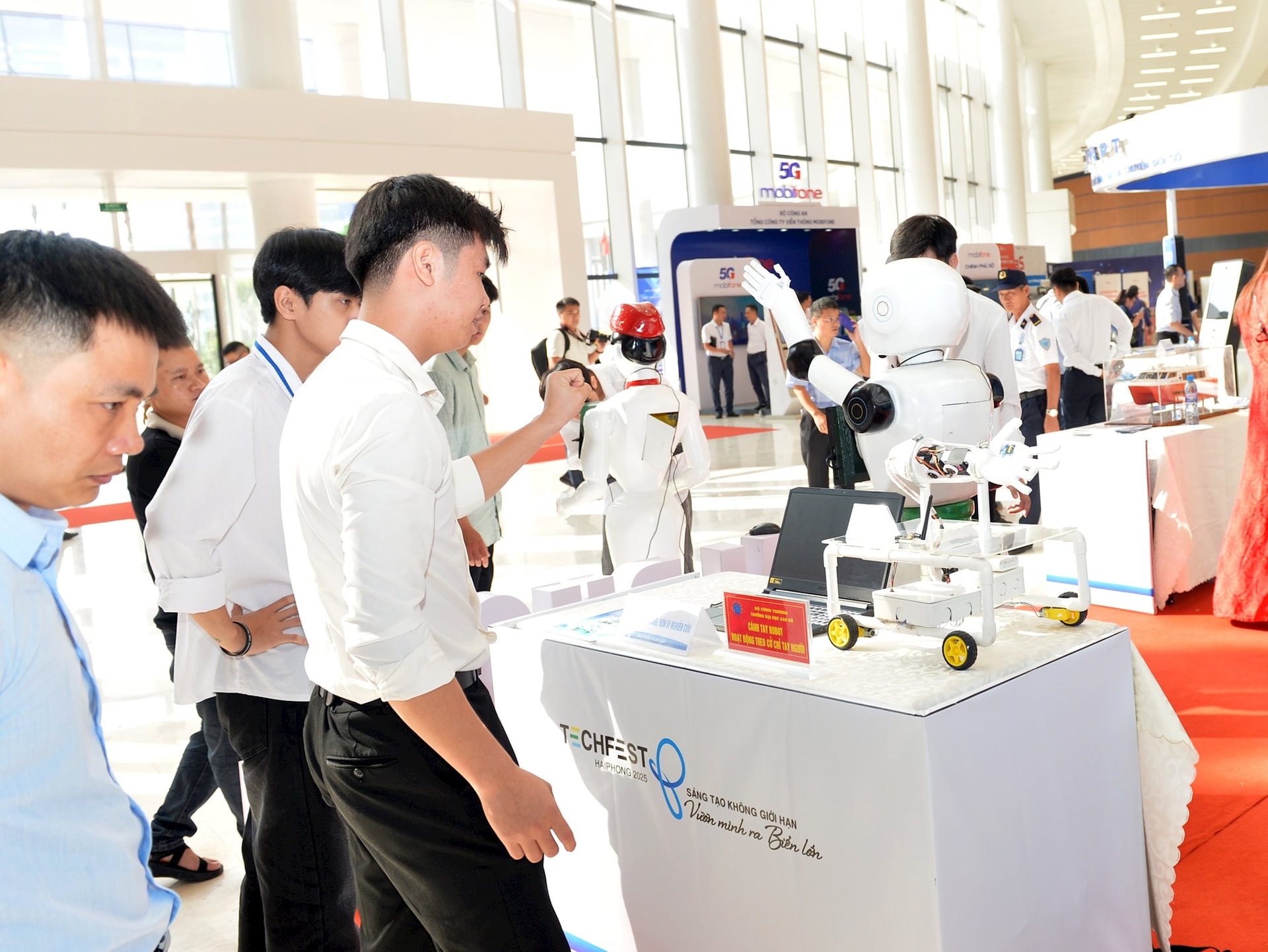 Chính sách hỗ trợ kinh phí thuê hạ tầng khoa học - công nghệ của Hải Phòng kỳ vọng sẽ thúc đẩy hoạt động khởi nghiệp, đổi mới sáng tạo trên địa bàn thành phố. Ảnh: PHAN TUẤN