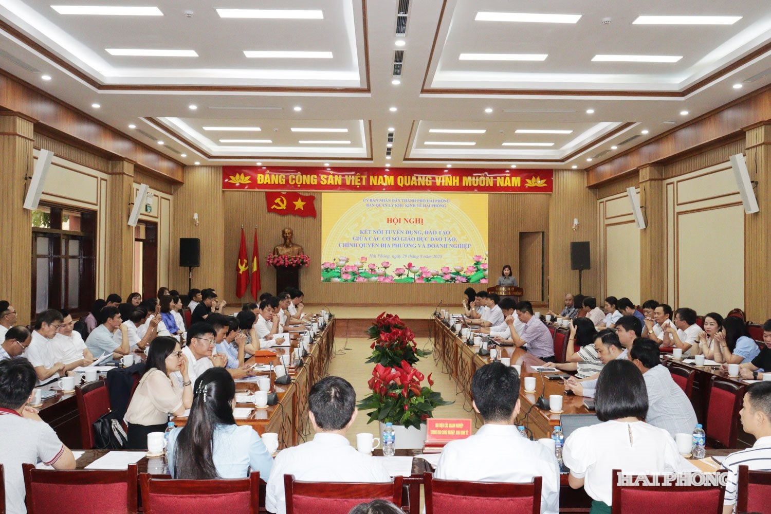 anh bai ky ld- hoi nghị ket noi cung cau ld