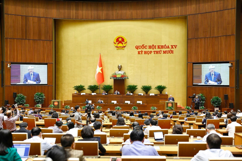 Quốc hội làm việc tại nghị trường. (Ảnh: Doãn Tấn/TTXVN)