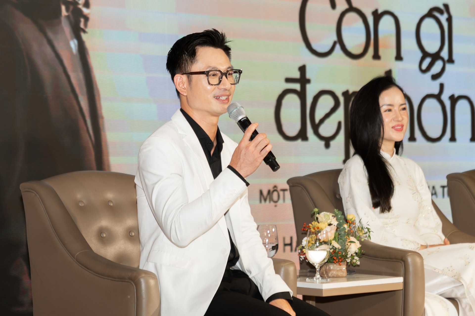MV cover “Còn gì đẹp hơn” – khi “Bèo dạt mây trôi” cất lời tri ân Tổ quốc - Ảnh 4.