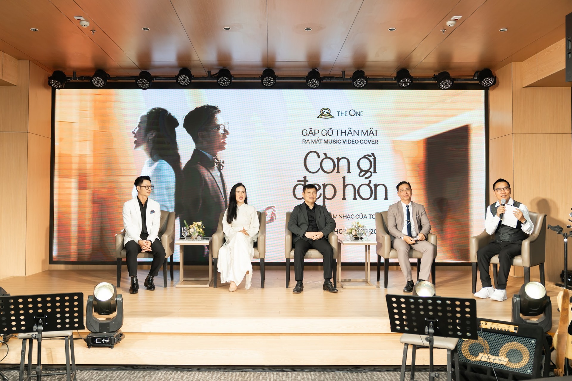 MV cover “Còn gì đẹp hơn” – khi “Bèo dạt mây trôi” cất lời tri ân Tổ quốc - Ảnh 1.