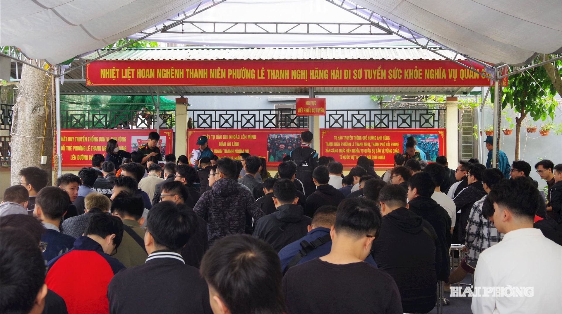 tuyen-quan.jpg