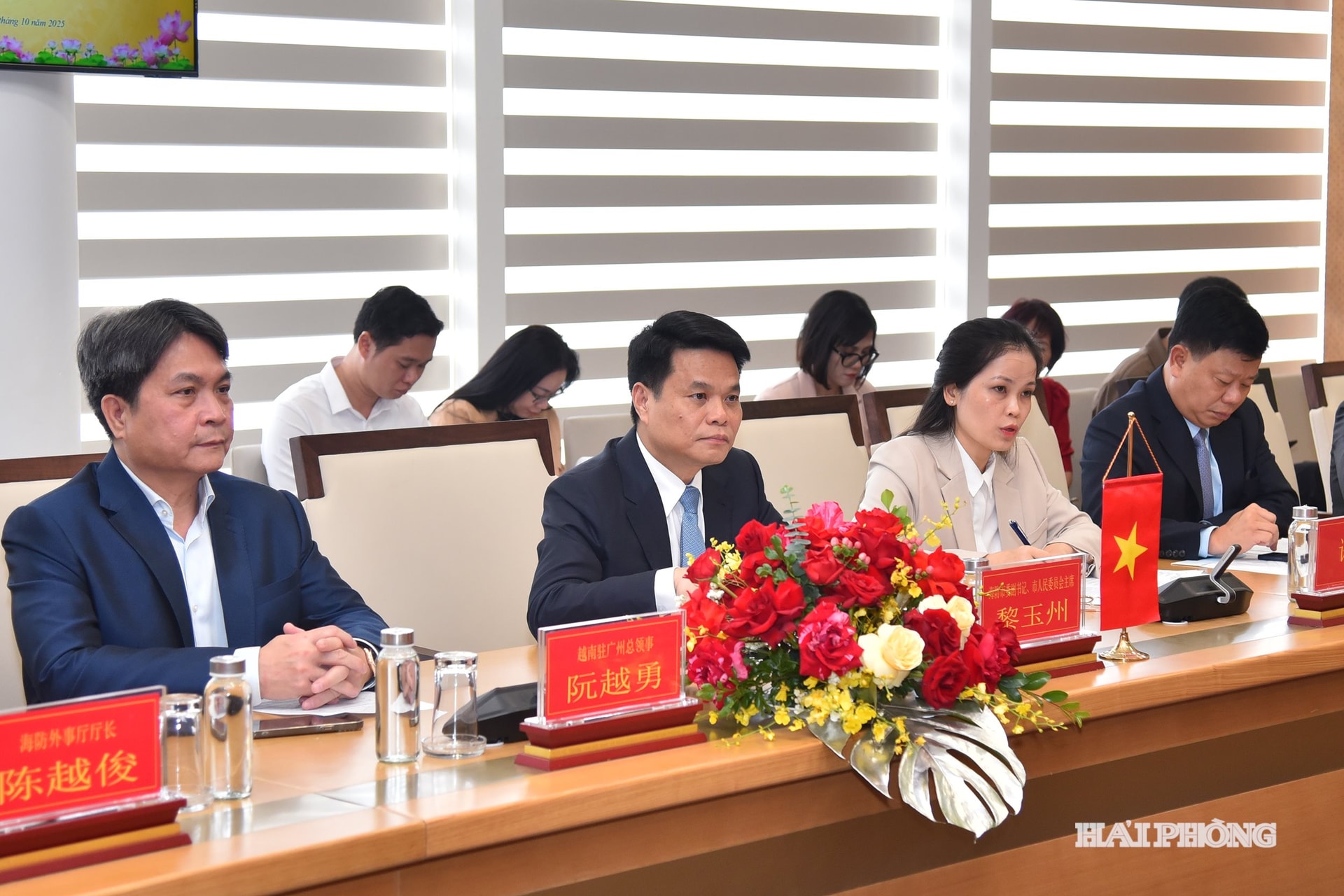 Đồng chí Lê Ngọc Châu, Phó bí thư Thành ủy, Chủ tịch UBND thành phố tiếp và làm việc với Đoàn đại biểu tỉnh Quảng Đông, Trung Quốc.