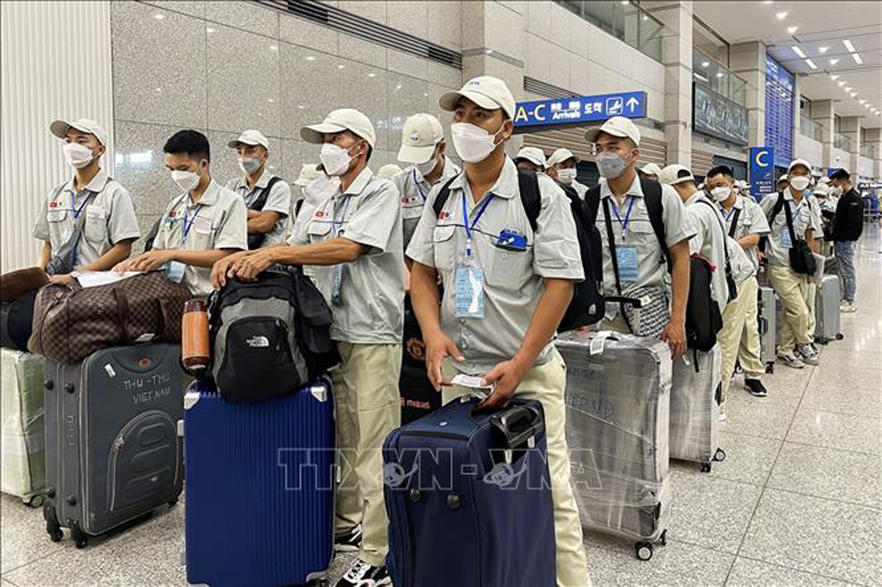 ពលករបរទេស