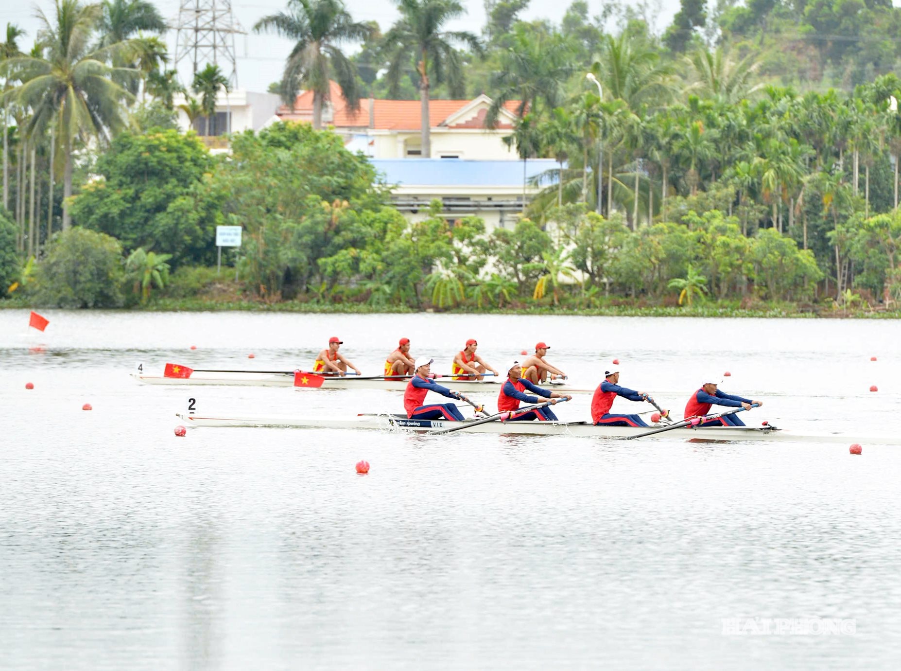 Các vận động viên Rowing thi đấu nội dung thuyền 4 nam