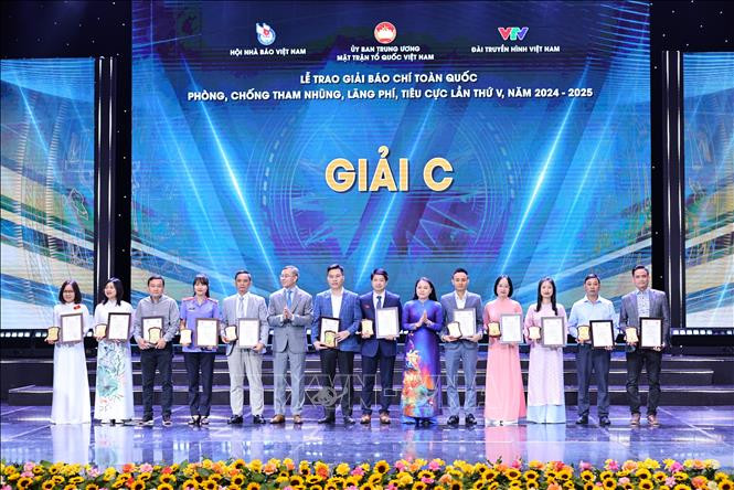 giai bao chi phong chong tham nhung 1