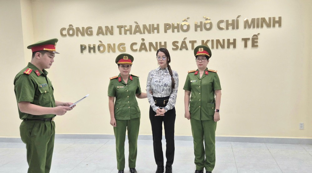 Cơ quan CSĐT Công an TP.HCM ra quyết định khởi tố vụ án, khởi tố bị can và thi hành lệnh bắt tạm giam đối với Trương Ngọc Ánh (nghệ sĩ, diễn viên) để điều tra về hành vi lạm dụng tín nhiệm chiếm đoạt tài sản. Ảnh: CA khoi-to-bat-tam-giam-dien-vien-truong-ngoc-anhz7175932284319_1b93629cfdf2ae4e53a77eae46c9ac99.jpg