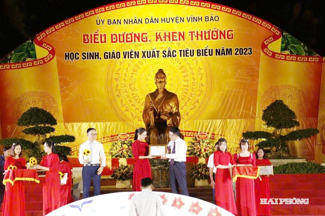 co-nhung.jpg
