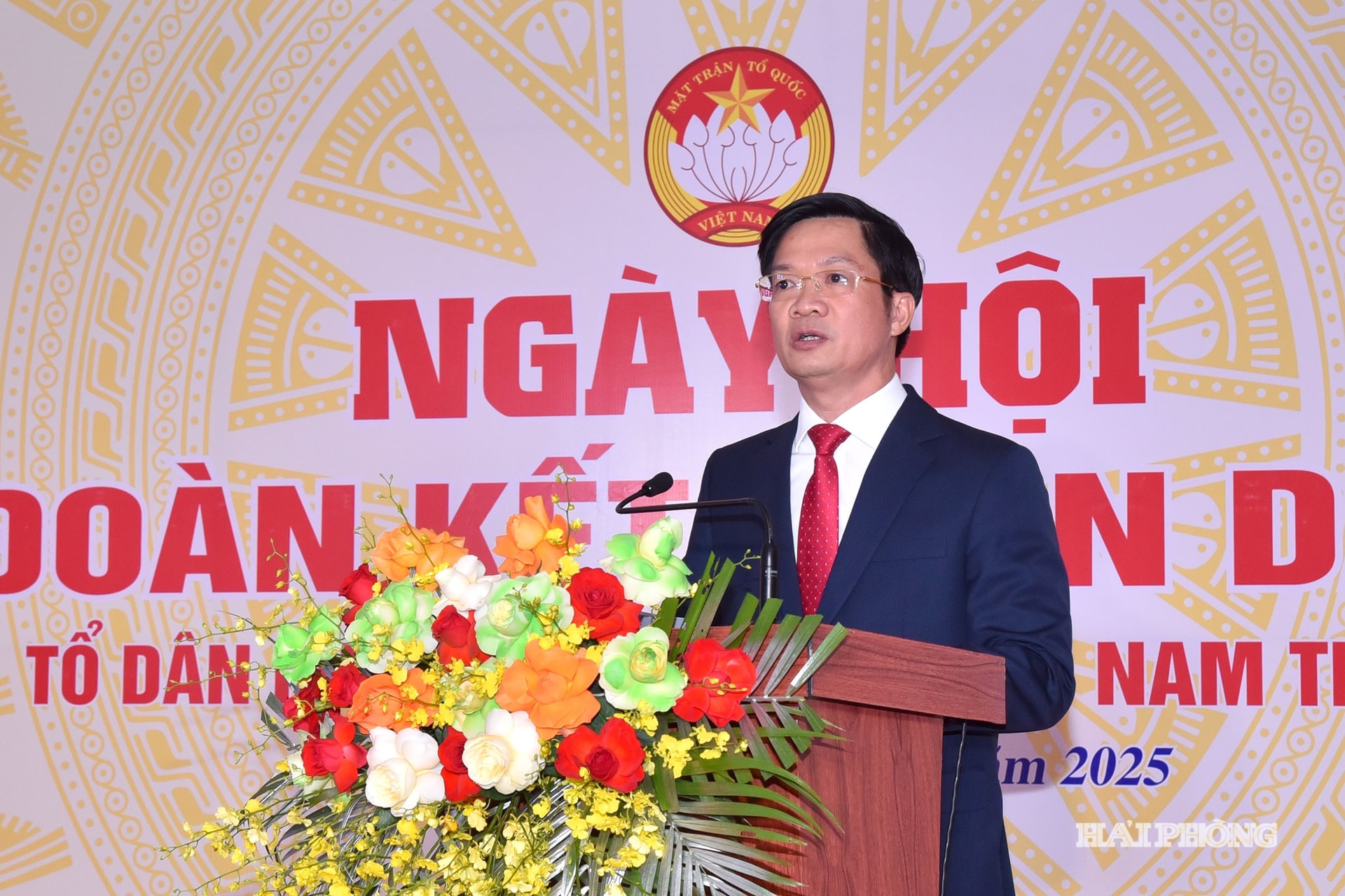 Đồng chí Phạm Văn Lập, Phó bí thư Thành uỷ, Chủ tịch Uỷ ban MTTQ thành phố phát biểu tại ngày hội.