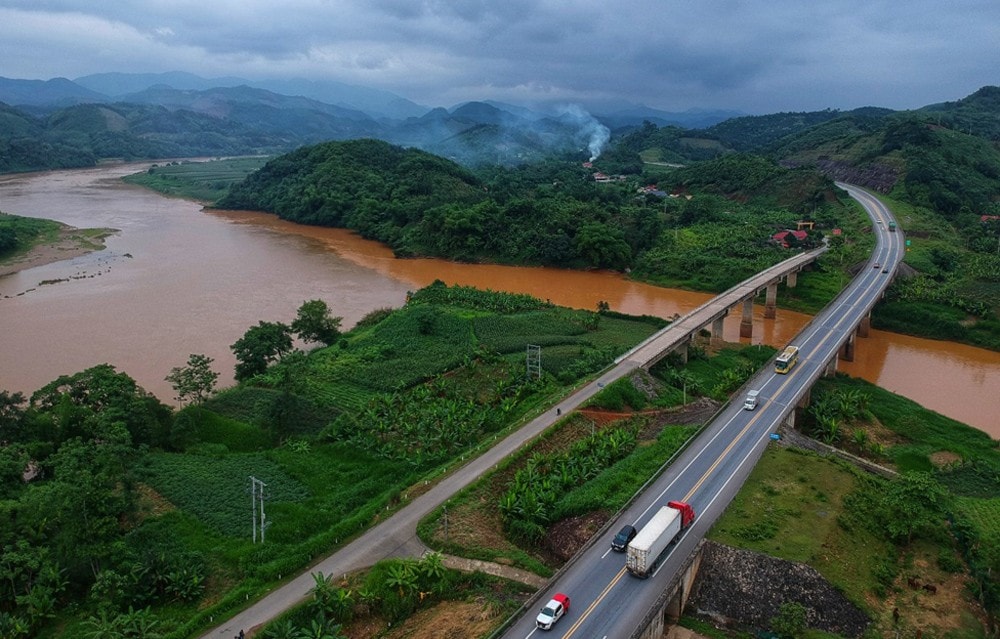 Thí điểm phân làn đường trên cao tốc Nội Bài-Lào Cai- Ảnh 1.