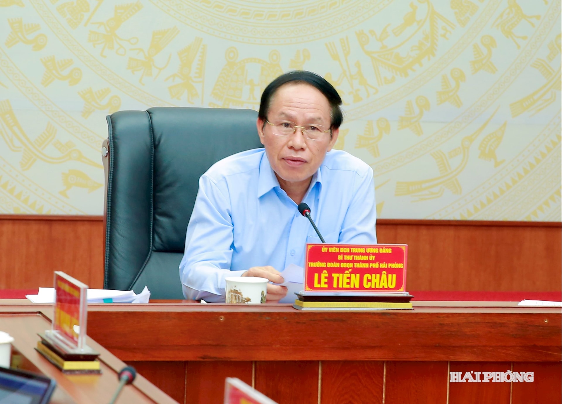 Đồng chí Lê Tiến Châu, Uỷ viên Trung ương Đảng, Bí thư Thành uỷ, Trưởng đoàn đại biểu Quốc hội Hải Phòng chủ trì hội nghị