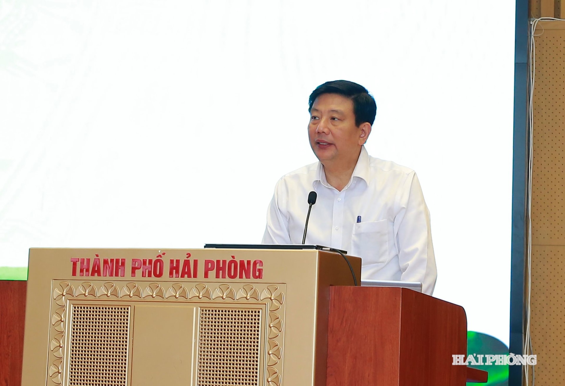 Đồng chí Nguyễn Quang Phúc, Uỷ viên Ban Thường vụ Thành uỷ, Trương Ban Tuyên giáo Thành uỷ cùng các đại biểu dự tập huấn.