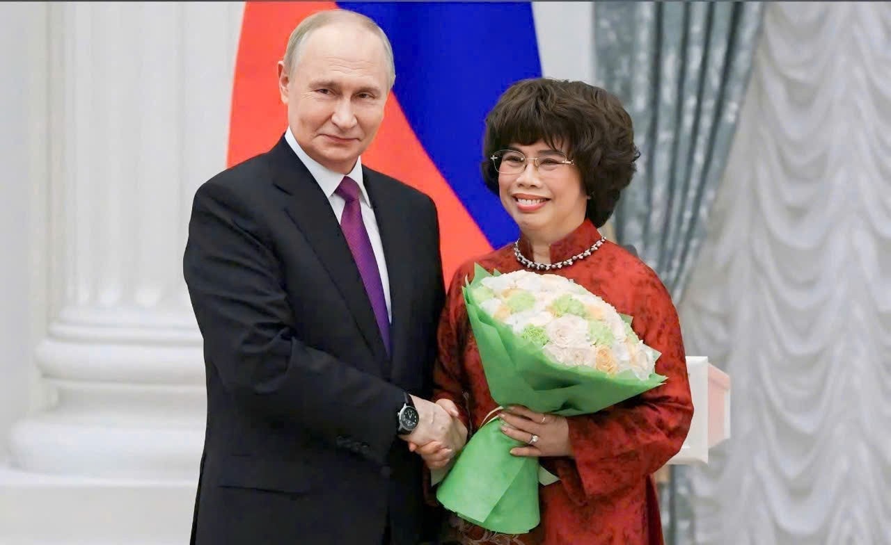 ahld-thai-huong-nhan-huan-chuong-huu-nghiem-tu-tt-putin.jpg