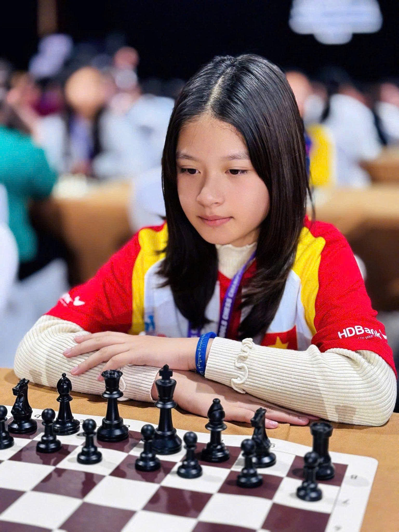nguyen-hoang-minh-vy.jpg