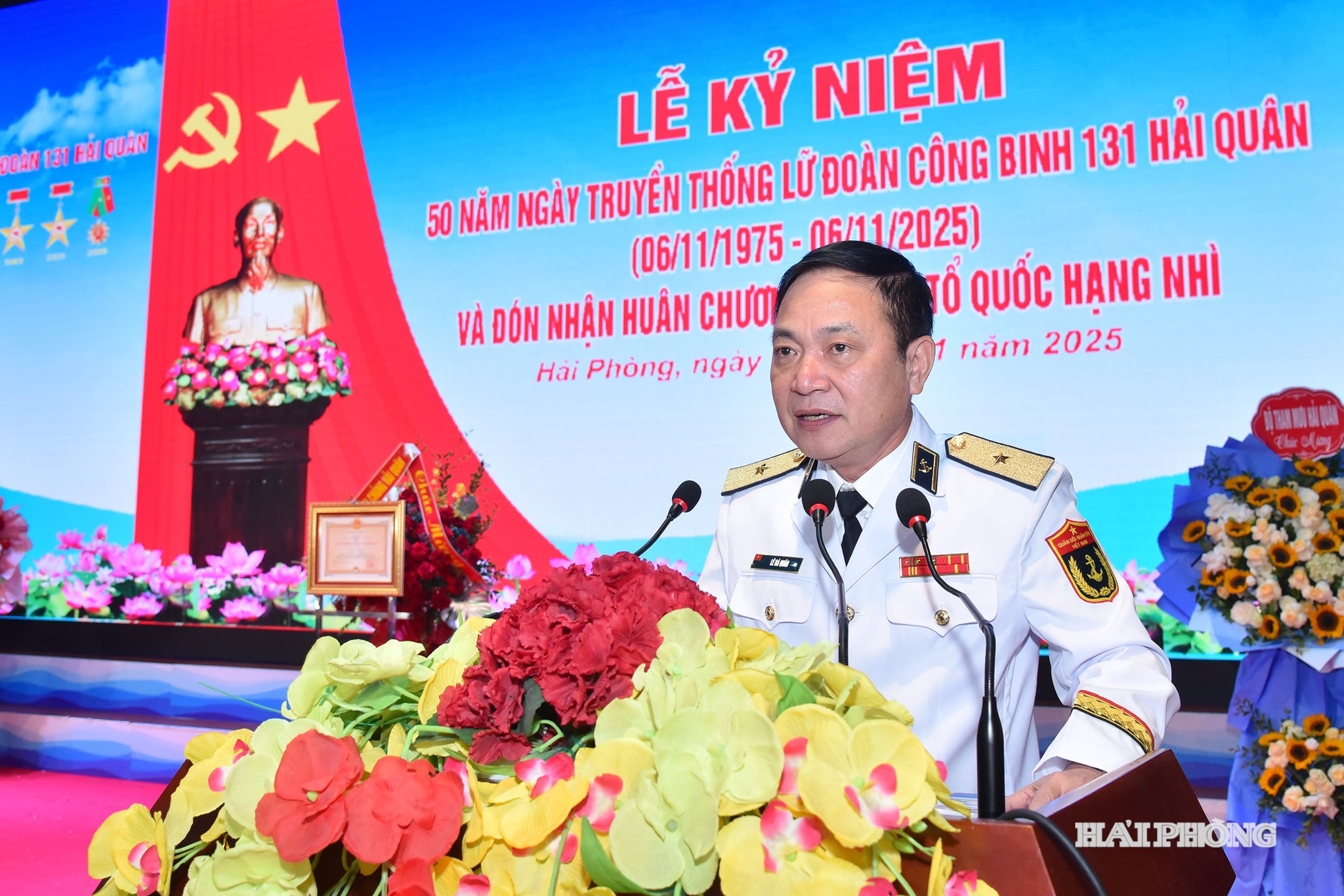 Chuẩn Đô đốc Lê Bá Quân, Phó Tư lệnh Quân chủng Hải quân phát biểu tại lễ kỷ niệm.