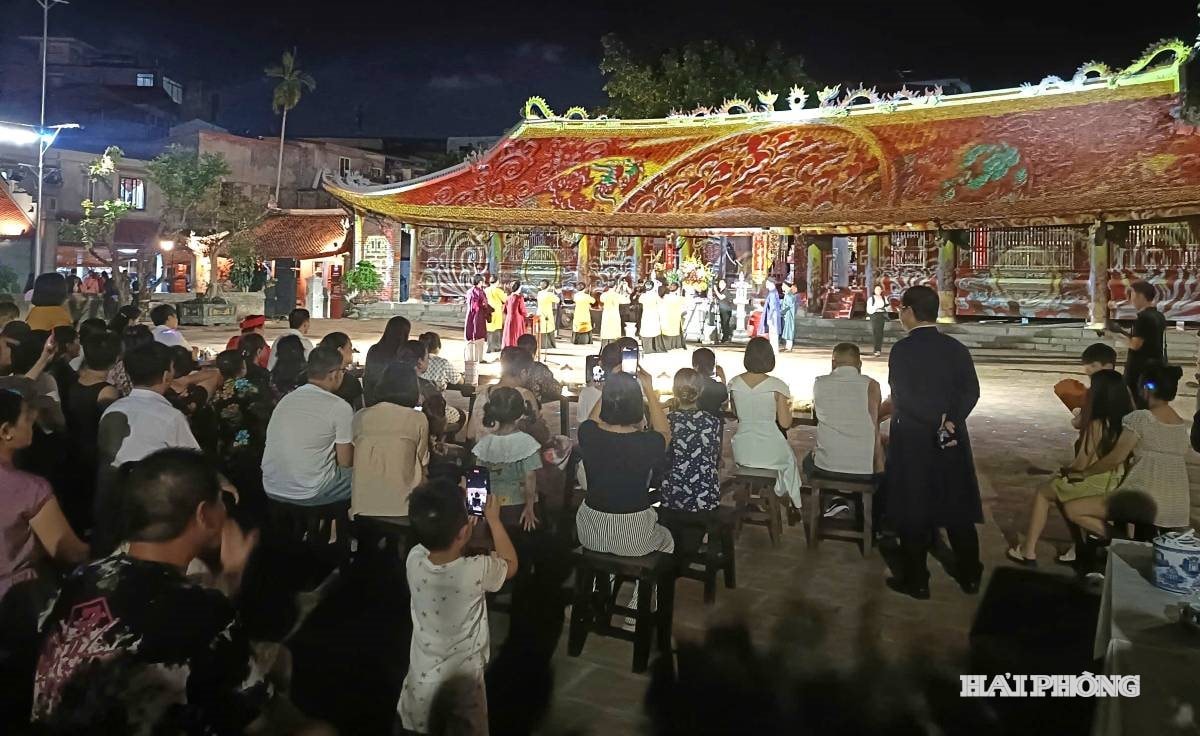 Tour đêm “Dấu thiêng Hàng Kênh” đang là điểm nhấn đáng chú ý trong chuỗi sản phẩm du lịch nội đô Hải Phòng.