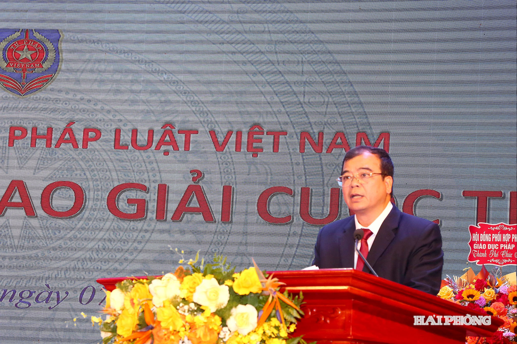 Đồng chí Nguyễn Minh Hùng, Phó chủ tịch UBND thành phố phát biểu tại Lễ tổng kết và trao giải Cuộc thi Tìm hiểu pháp luật trực tuyến năm 2025. Ảnh Đỗ Hiền