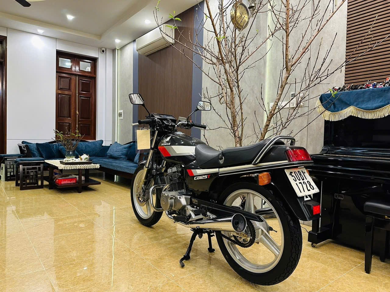 Honda CB125 7.jpg