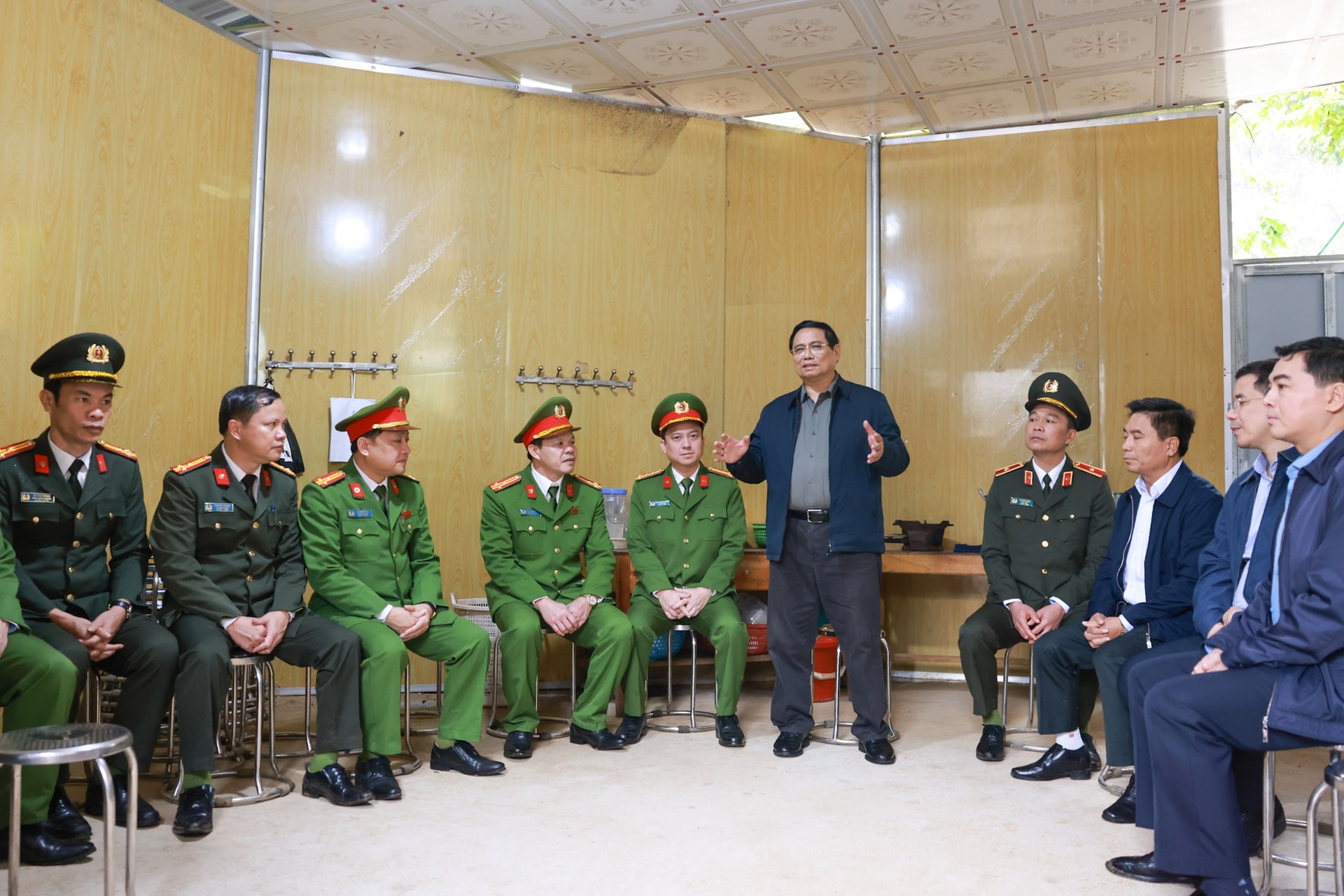 Thủ tướng đề nghị xây dựng Thủ tướng đề nghị xây dựng