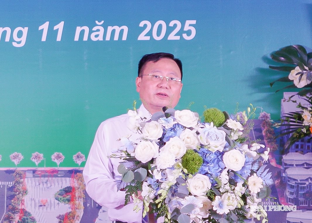 Đại diện lãnh đạo UBND phường An Phong phát biểu tại lễ khởi công Dự án Khu dân cư Tổ dân phố Hà Đỗ.