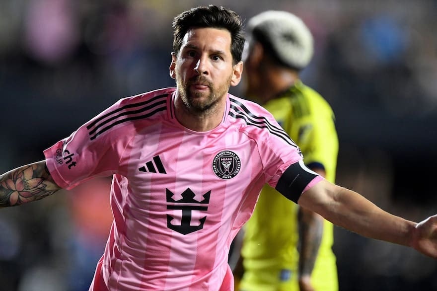 Messi lập siêu phẩm solo quen thuộc giúp Inter Miami làm nên kỳ tích - Ảnh 1.