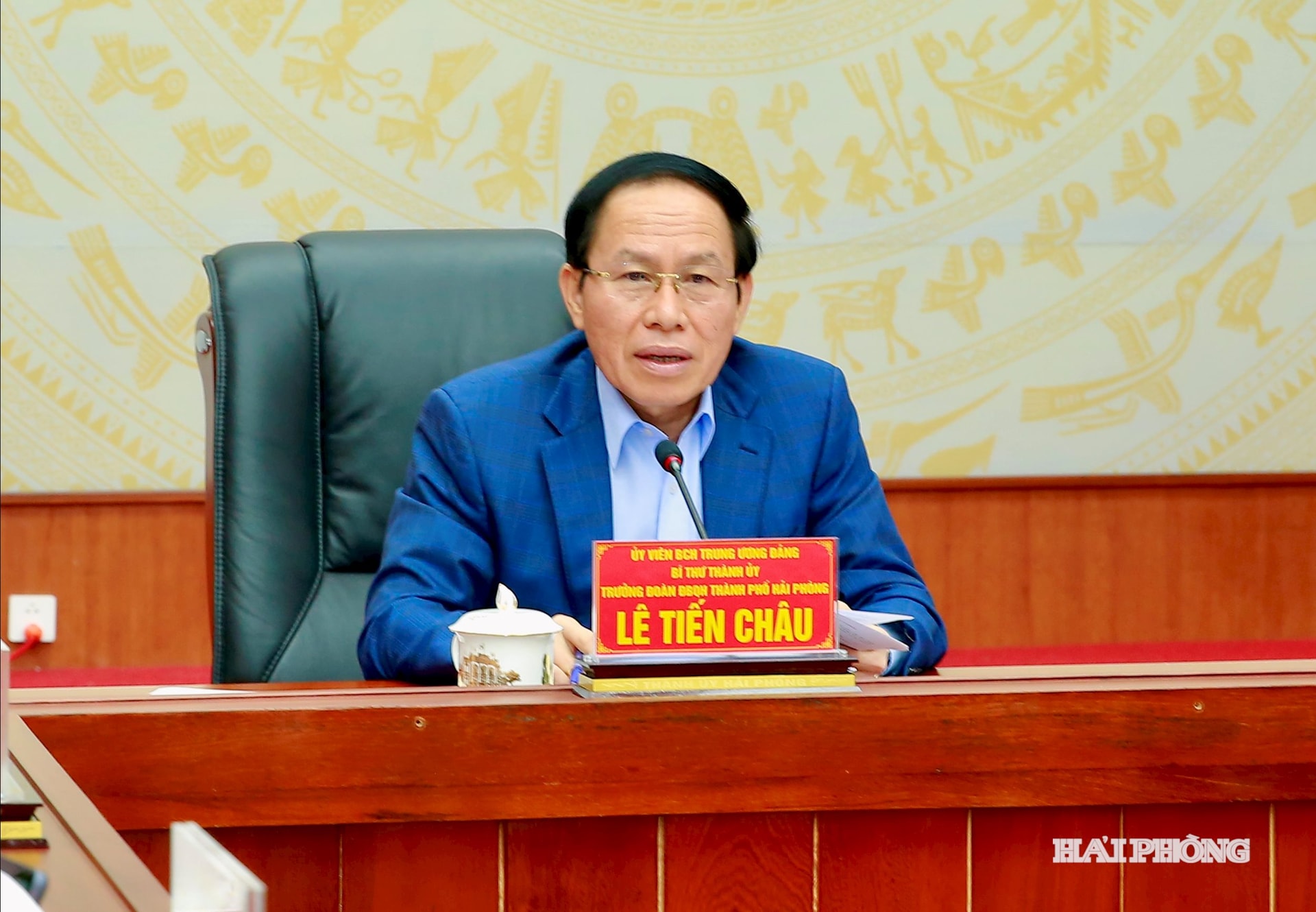 Đồng chí Lê Tiến Châu, Uỷ viên Trung ương Đảng, Bí thư Thành uỷ, Trưởng đoàn đại biểu Quốc hội Hải Phòng chủ trì cuộc họp.