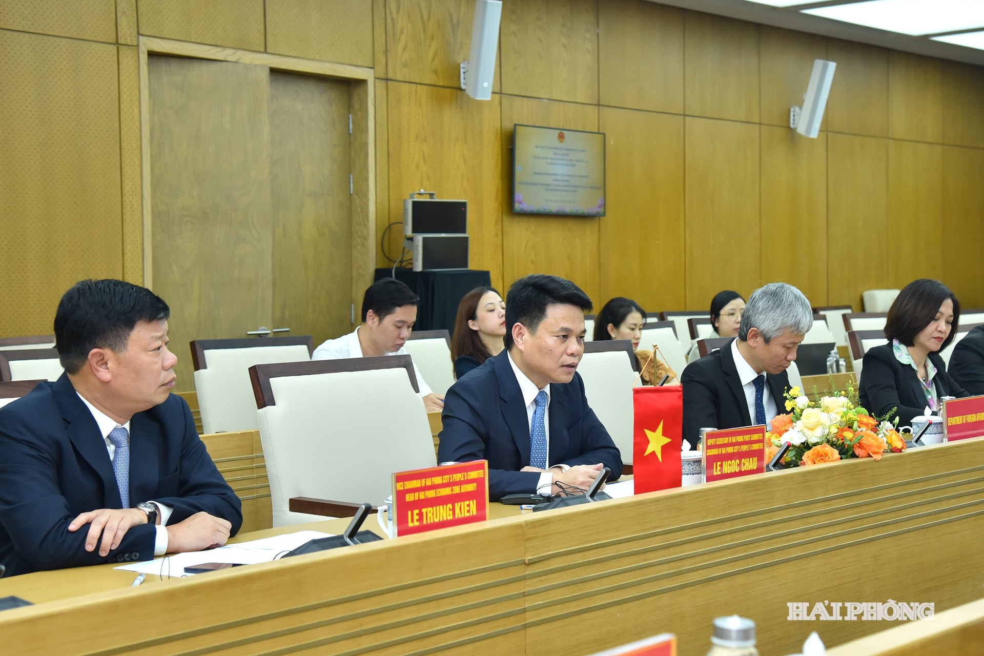 សមមិត្ត Le Ngoc Chau អនុលេខាគណៈកម្មាធិការបក្សទីក្រុង ប្រធានគណៈកម្មាធិការប្រជាជនទីក្រុងបានទទួល និងធ្វើការជាមួយលោកស្រី Aukje De Vries រដ្ឋមន្ត្រីក្រសួងពាណិជ្ជកម្មបរទេស និងអភិវឌ្ឍន៍នៃប្រទេសហូឡង់។