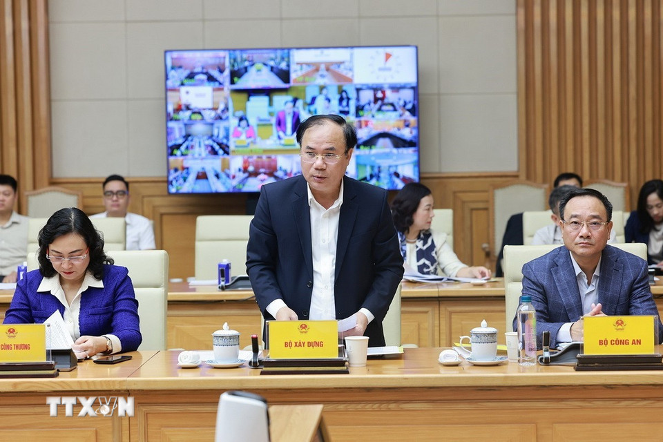 Thứ trưởng Bộ Xây dựng Nguyễn Văn Sinh phát biểu. (Ảnh: Dương Giang/TTXVN) ttxvn-1111-thu-tuong-nha-o-bat-dong-san-3.jpg