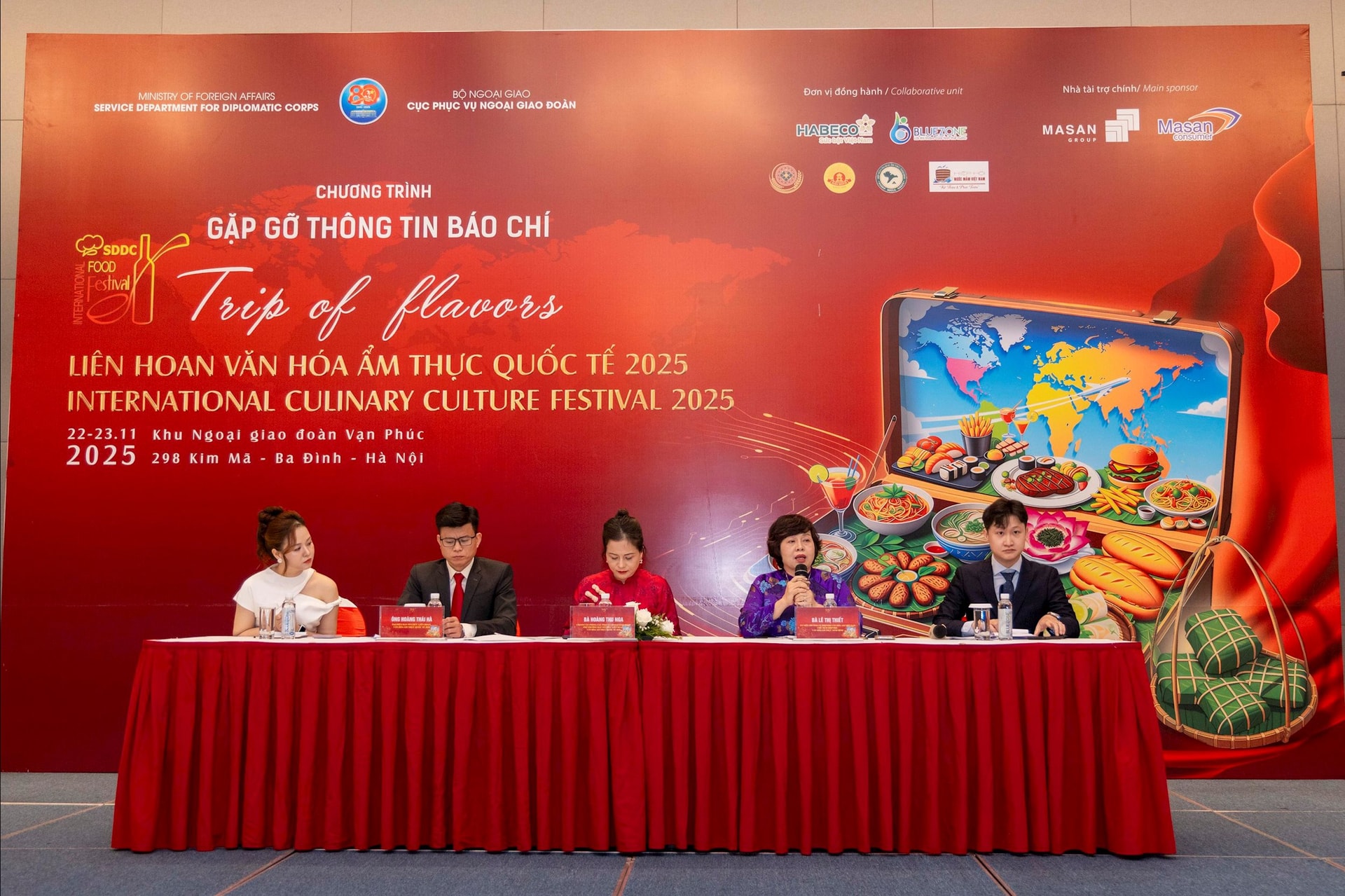 nghe-nhan-le-thi-thiet-co-van-van-hoa-am-thuc.jpg