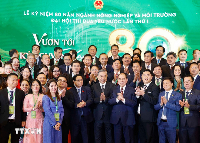 Tổng Bí Thư Tô Lâm và các đại biểu. (Ảnh: Thống Nhất/TTXVN) ttxvn-1211-tong-bi-thu-nong-nghiep-moi-truong-14.jpg