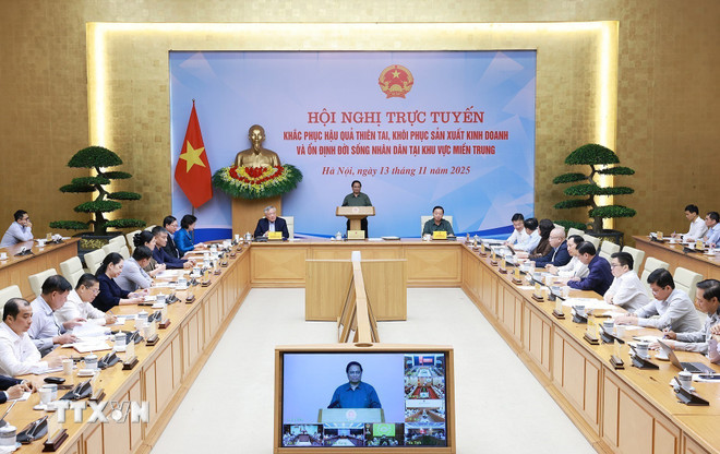Thủ tướng Phạm Minh Chính chủ trì hội nghị khắc phục hậu quả thiên tai khu vực miền Trung. (Ảnh: Dương Giang/TTXVN) ttxvn-thu-tuong-chu-tri-hoi-nghi-khac-phuc-hau-qua-thien-tai-khu-vuc-mien-trung-13-2.jpg