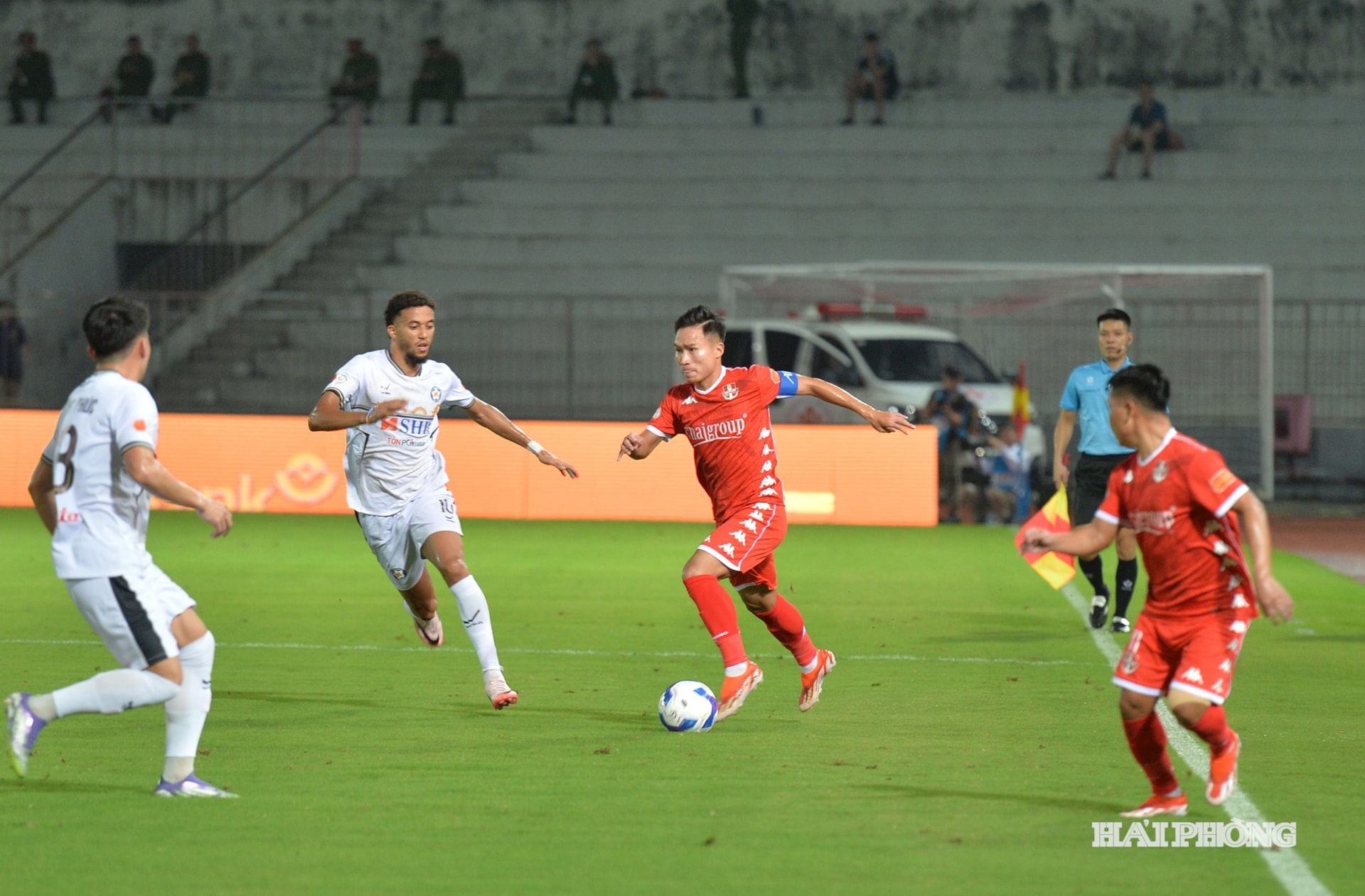 cau-lac-bo-hai-phong2.jpg