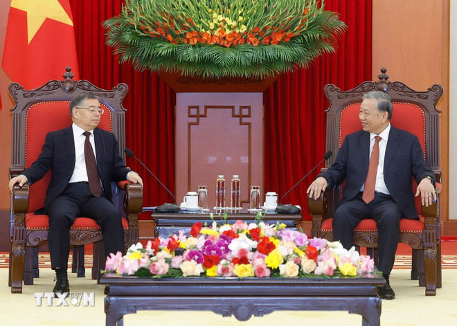 Tổng Bí thư Tô Lâm tiếp đồng chí Lý Thư Lỗi, Ủy viên Bộ Chính trị, Bí thư Ban Bí thư, Trưởng Ban Tuyên truyền Trung ương, Đảng Cộng sản Trung Quốc. (Ảnh: Thống Nhất/TTXVN) ttxvn-tong-bi-thu-to-lam-tiep-truong-ban-tuyen-truyen-trung-uong-dang-cong-san-trung-quoc-ly-thu-loi-2.jpg