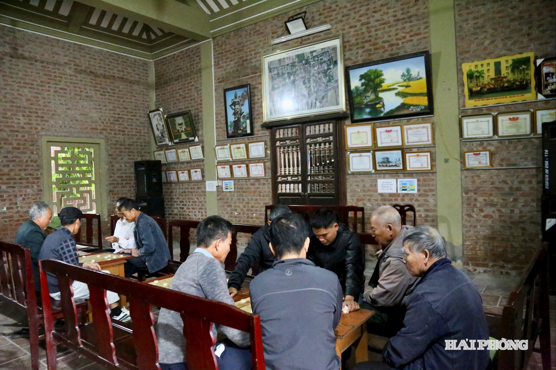 Nhà văn hoá hoàn thành năm 2009 là nơinơi tổ chức các hoạt động chính trị, văn hóa, thể dục, thể thao của làng.