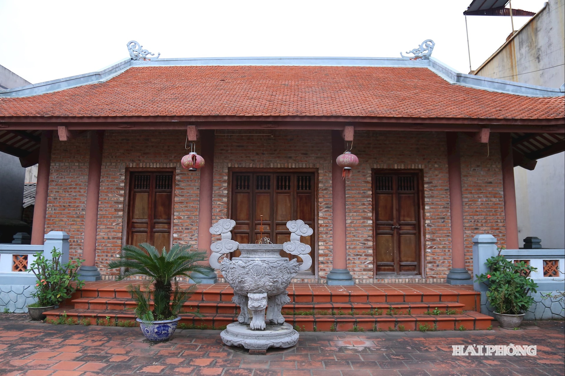 Một nhà thờ họ ở làng Mộ Trạch.