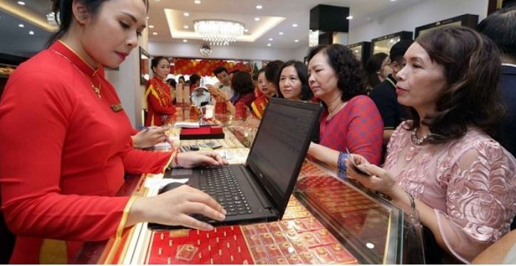 Giá vàng trong nước đã tăng lên mức 154 triệu đồng mỗi lượng. (Ảnh: Vietnam+)