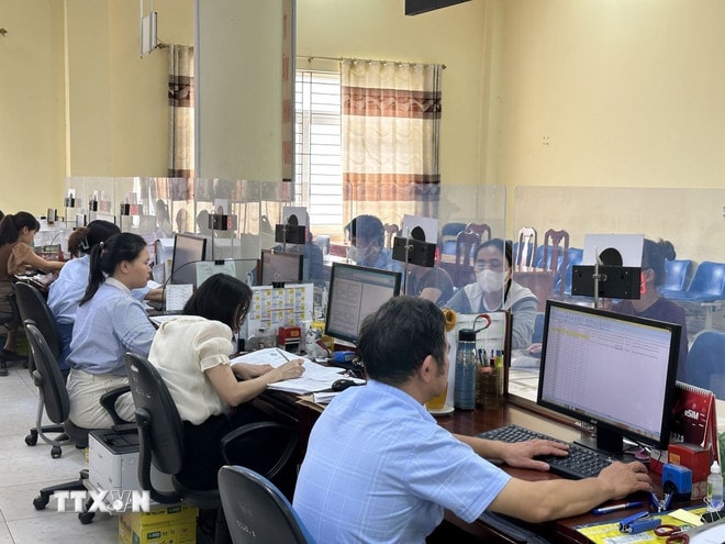 ttxvn-luat-vien-chuc-1609.jpg