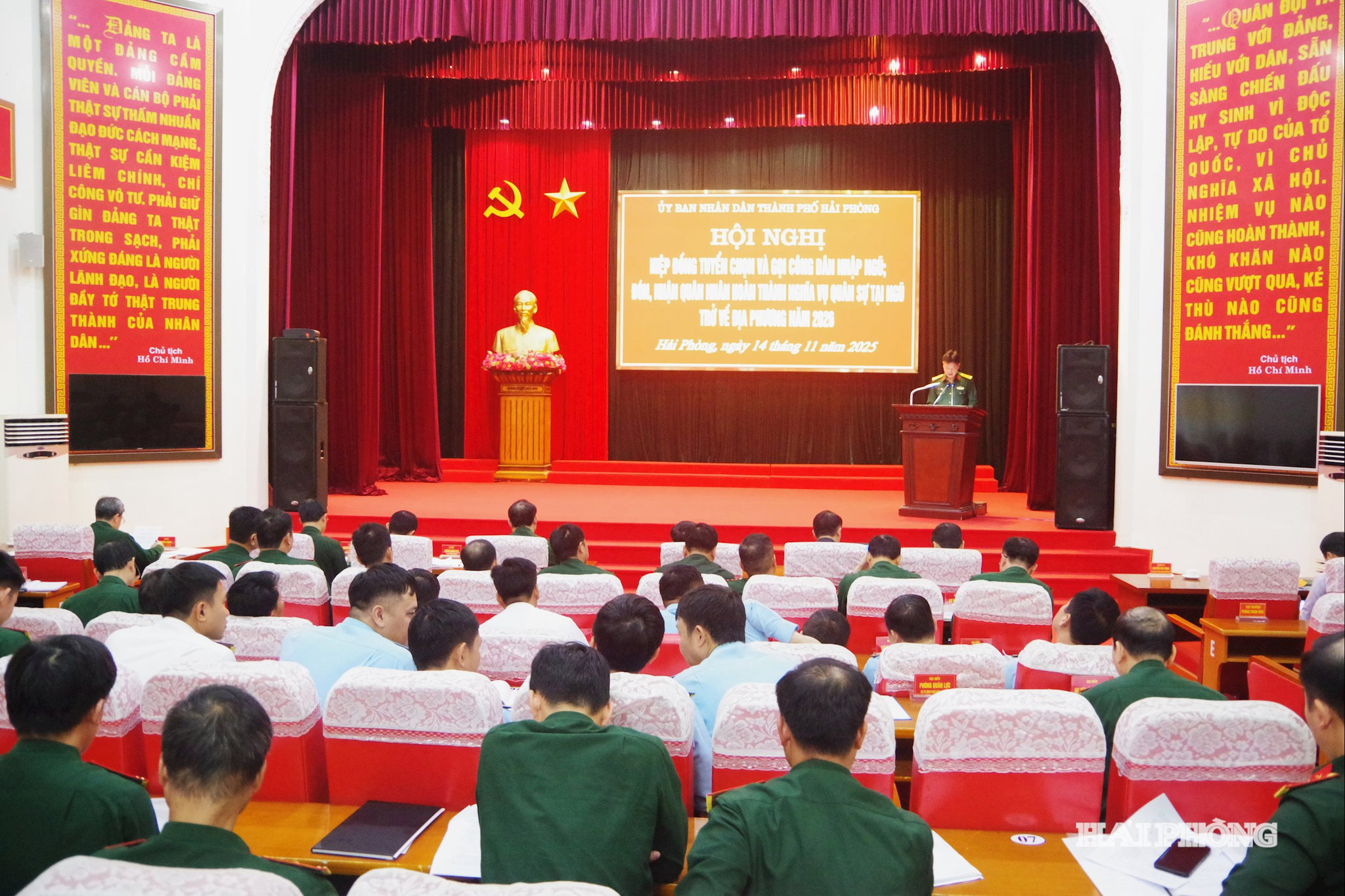 giao-nhan-quan