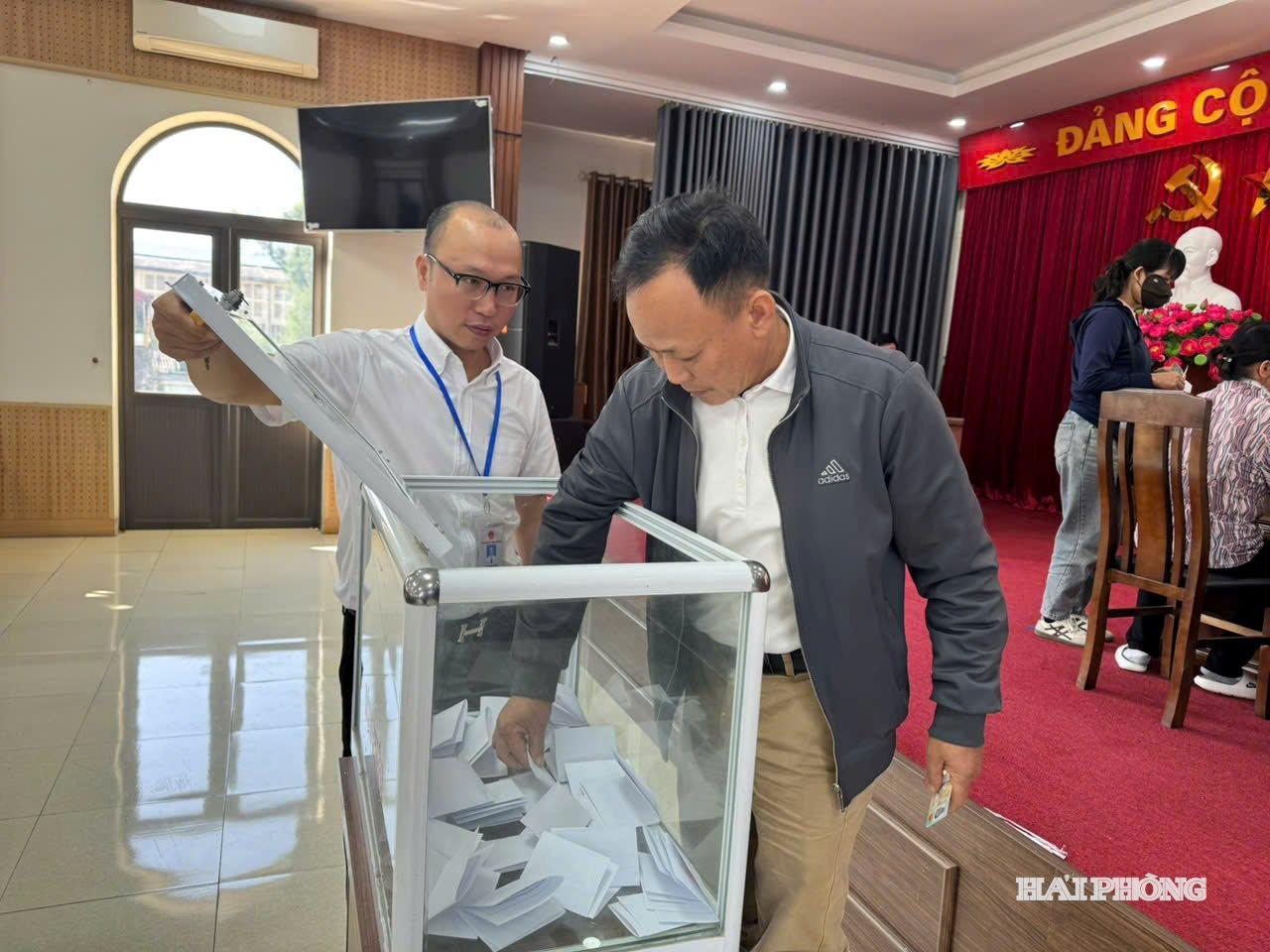 boc-tham.jpg