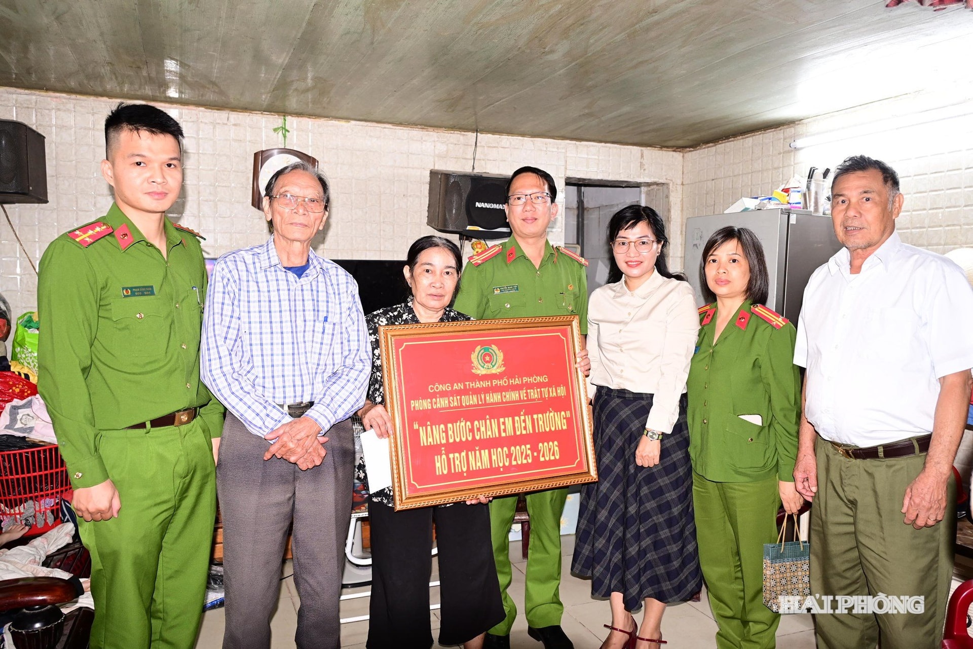 phong-quan-ly-hanh-chinh.jpg