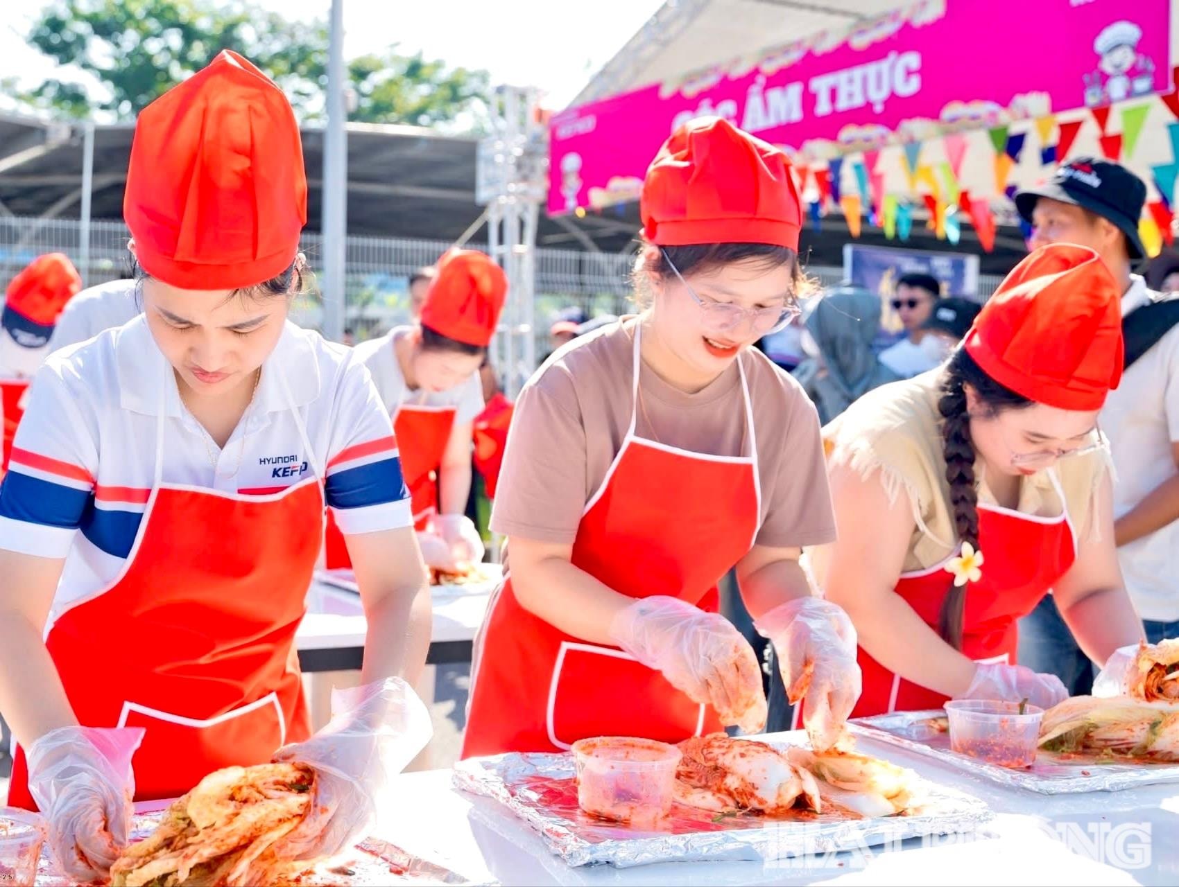 Працівники компанії Kefiko Vietnam Co., Ltd. беруть участь у спортивних заходах для покращення свого духовного життя.