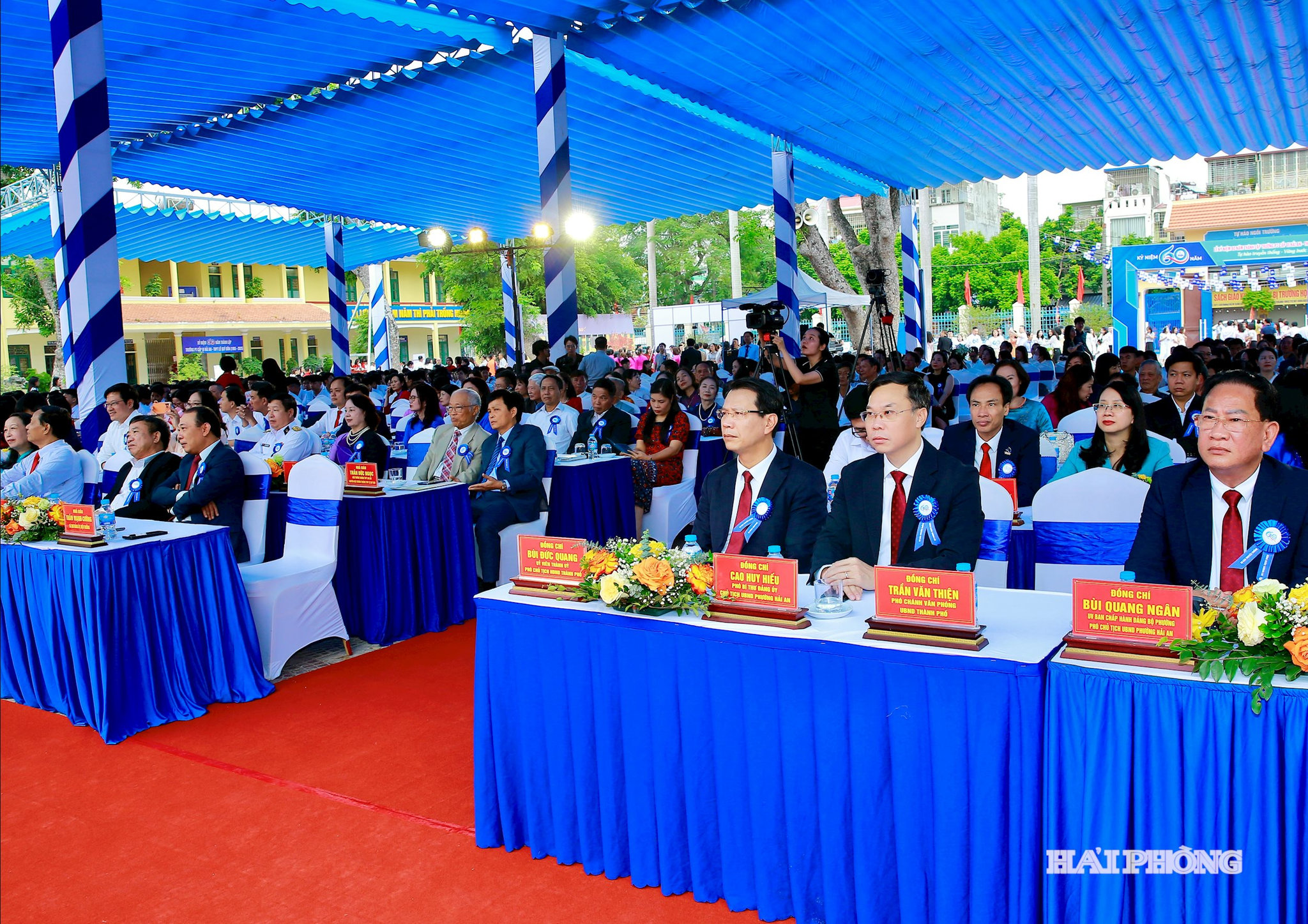 Các đại biểu dự.